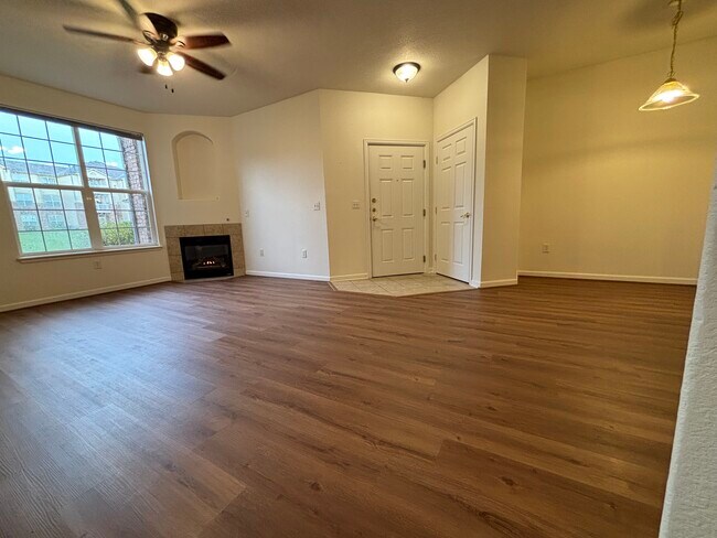 Building Photo - 5726 N Genoa Way