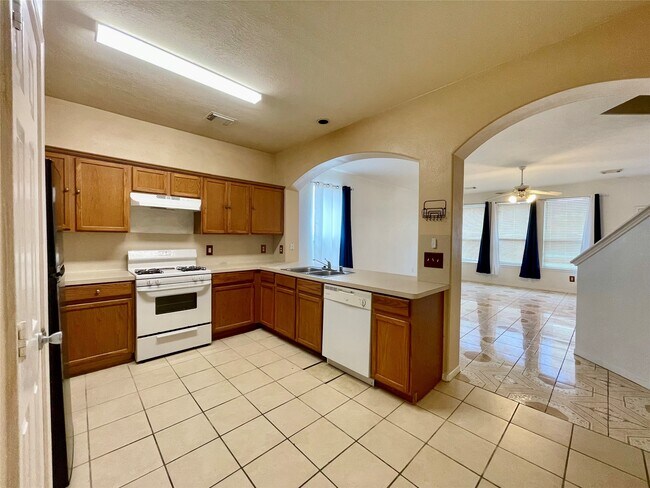 Building Photo - 21142 Field House Ct