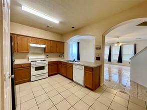 Building Photo - 21142 Field House Ct