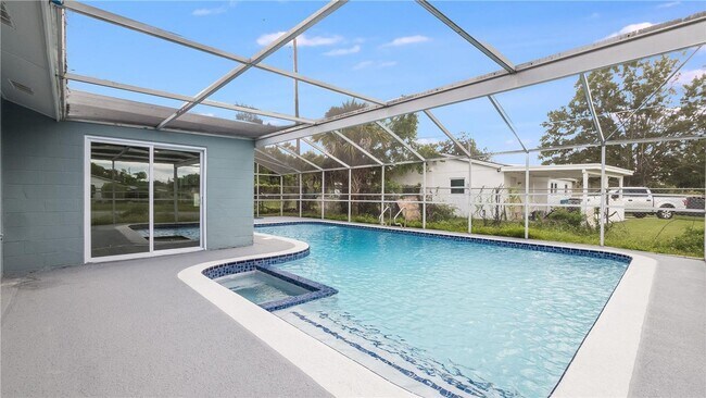 Foto del edificio - Beautiful Unit!  3/2 SINGLE FAMILY HOME