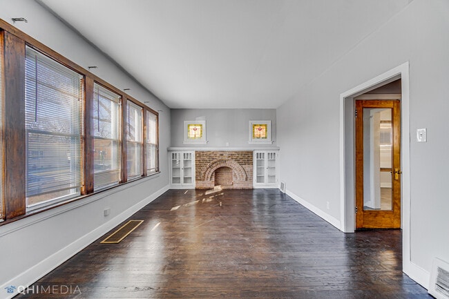 Building Photo - 8311 S Paxton Ave