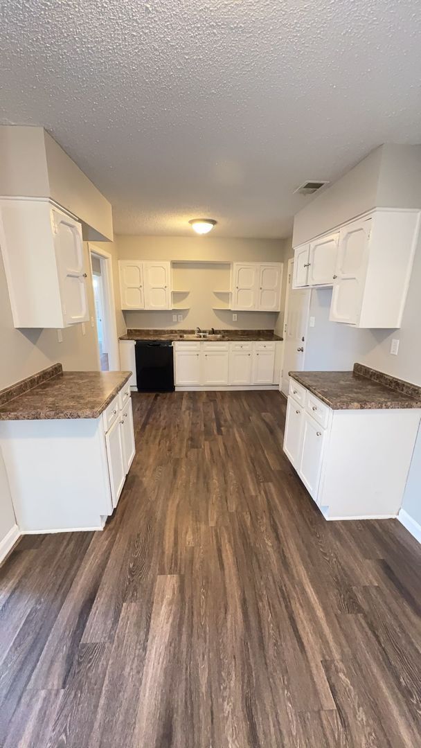 Foto del edificio - Well Maintained 3 bedroom 1 bath Home - Open To Section 8