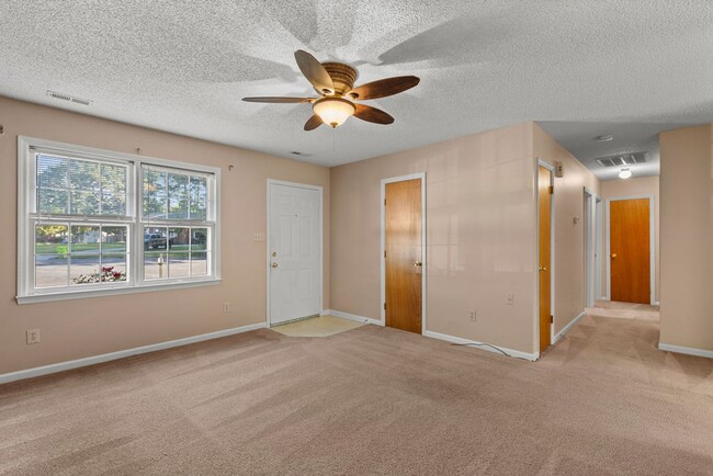 Building Photo - Affordable Single Family Home in Jacksonville