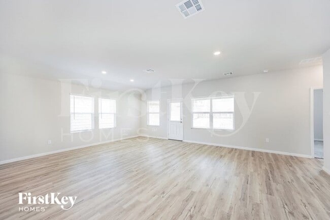 Building Photo - 6754 Hatchery Way