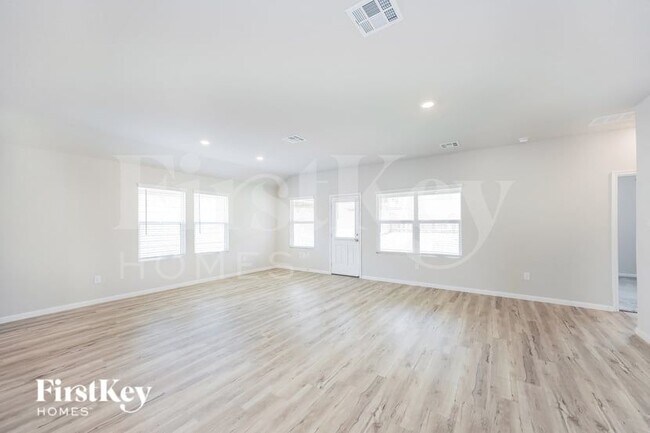 Foto del edificio - 6754 Hatchery Way