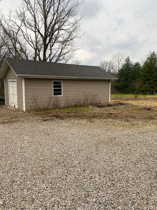 8136 Stage Coach Trail, Millstadt, IL 62260 House Rental in Millstadt