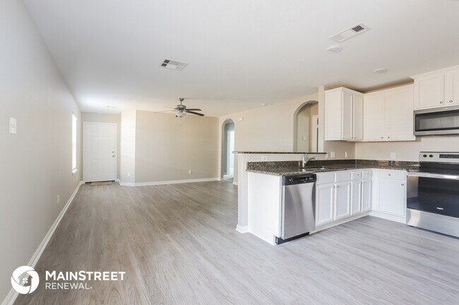 Building Photo - 27060 Leonard Dr