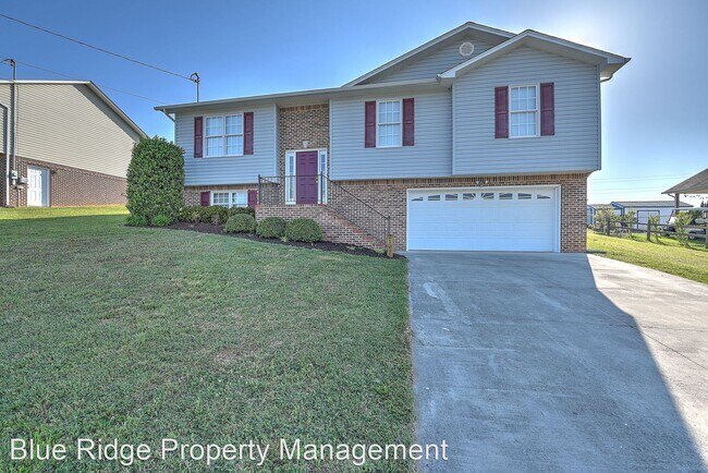 Building Photo - 3 br, 2.5 bath House - 210 Navajo Trail