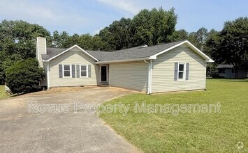 Building Photo - 32 Russell Ln