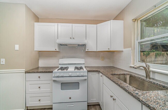 Foto del edificio - 2 Bedroom Townhome in Steelton