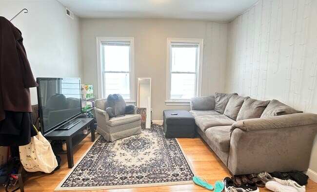 Foto del edificio - 83 Newbury St