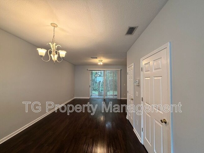 Foto del edificio - 3588 Twisted Tree Ln