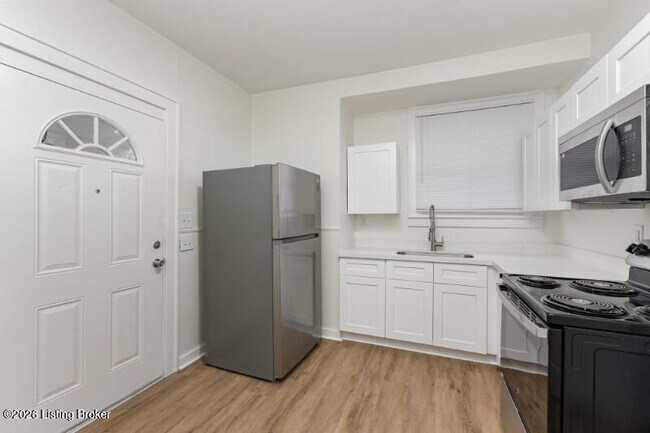 Building Photo - 4806 Peachtree Ave