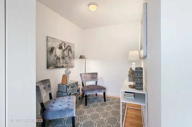 Foto del edificio - 900 West Fullerton Avenue, Unit 5A