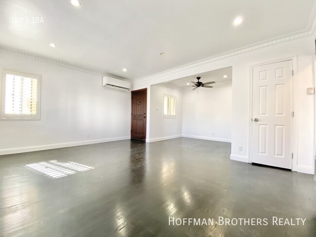 Foto del edificio - 1830 Cloverdale Ave