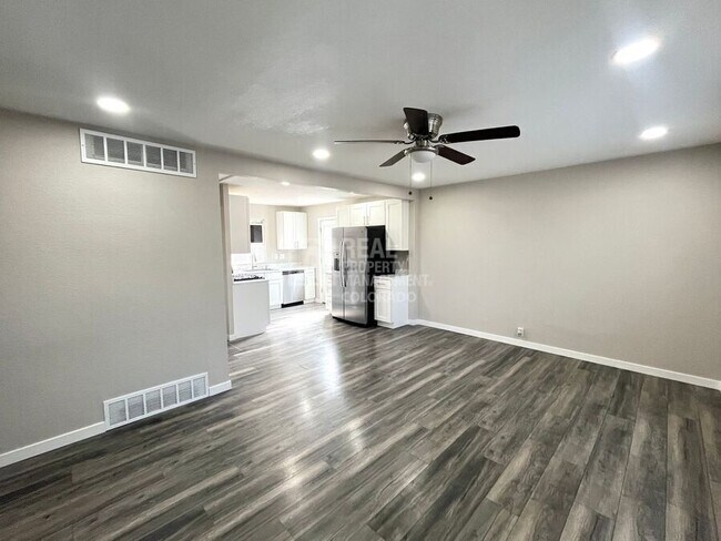 Foto del edificio - 1209 Florence Ave