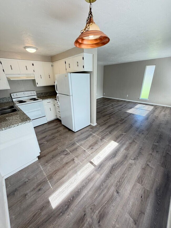 Foto del edificio - Pet Friendly 2 Bedroom in Lebanon!
