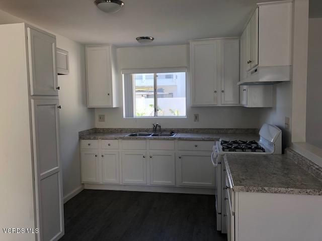 Foto del edificio - 139 Burbank Ave