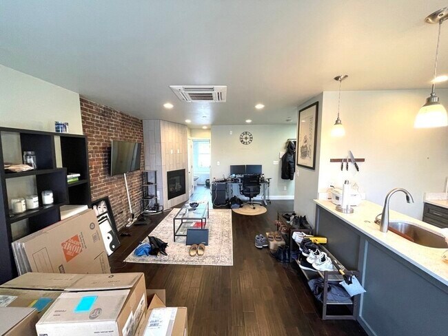 Foto del edificio - 795 E 3rd St