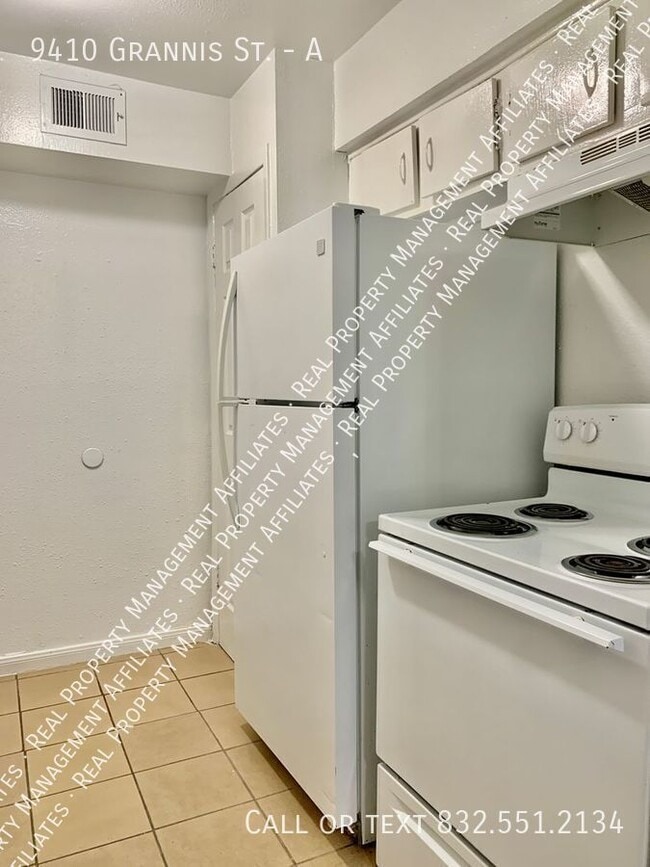 Building Photo - 9410 Grannis St