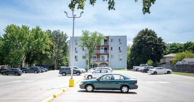 Building Photo - High Park Place Apartments