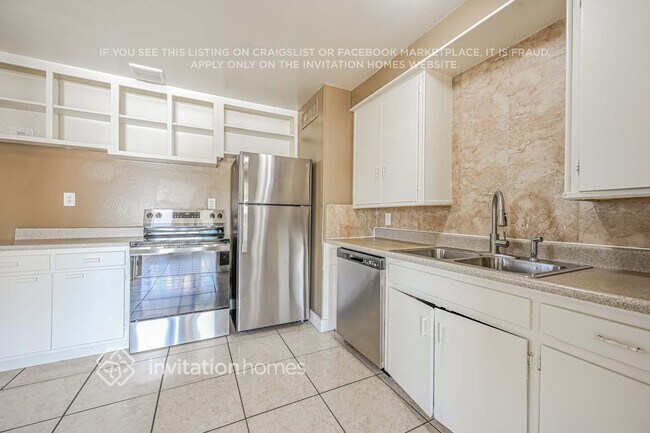 Foto del edificio - 11207 W Oregon Ave