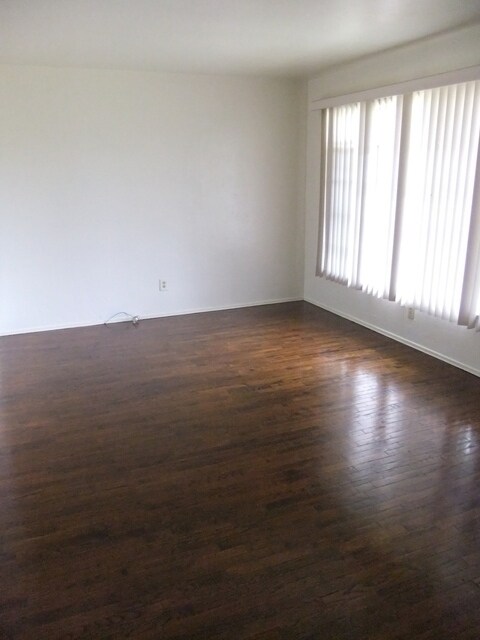 Foto del edificio - Charming 2 bedroom duplex w/ large private...