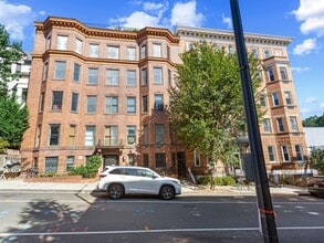Building Photo - 1417 Chapin St NW