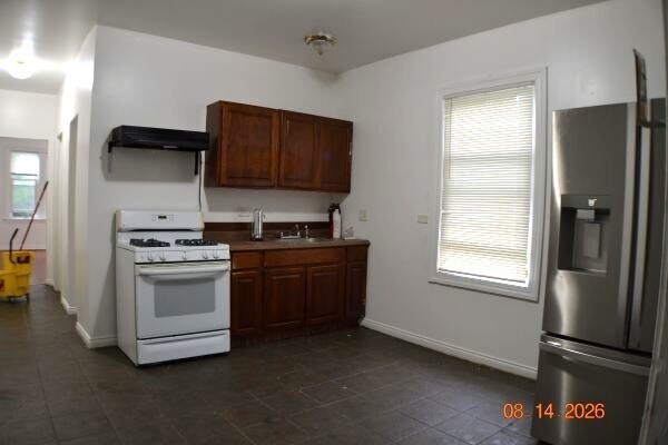 Building Photo - 8426 S Brandon Ave