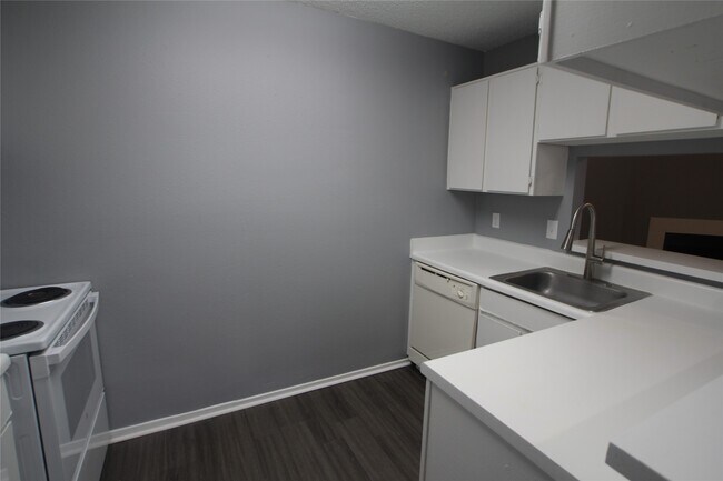 Foto del edificio - 5423 Farley Dr