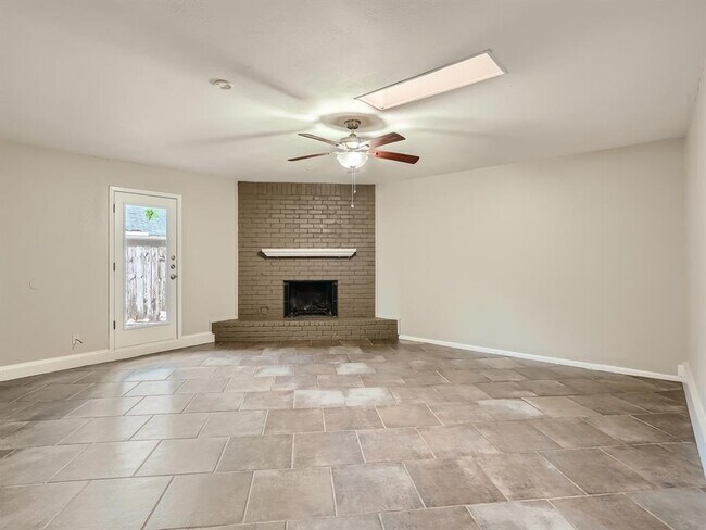 Foto del edificio - 1209 Speer Ln