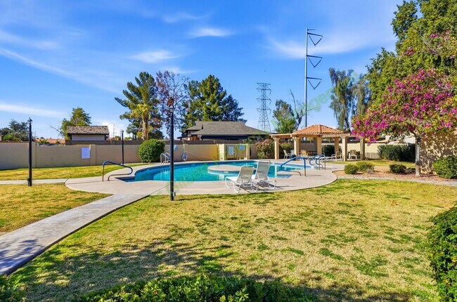 Foto del edificio - Charming Gilbert Home with Spacious Living & Prime Location