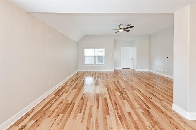 Building Photo - 10364 Stone Gate Dr