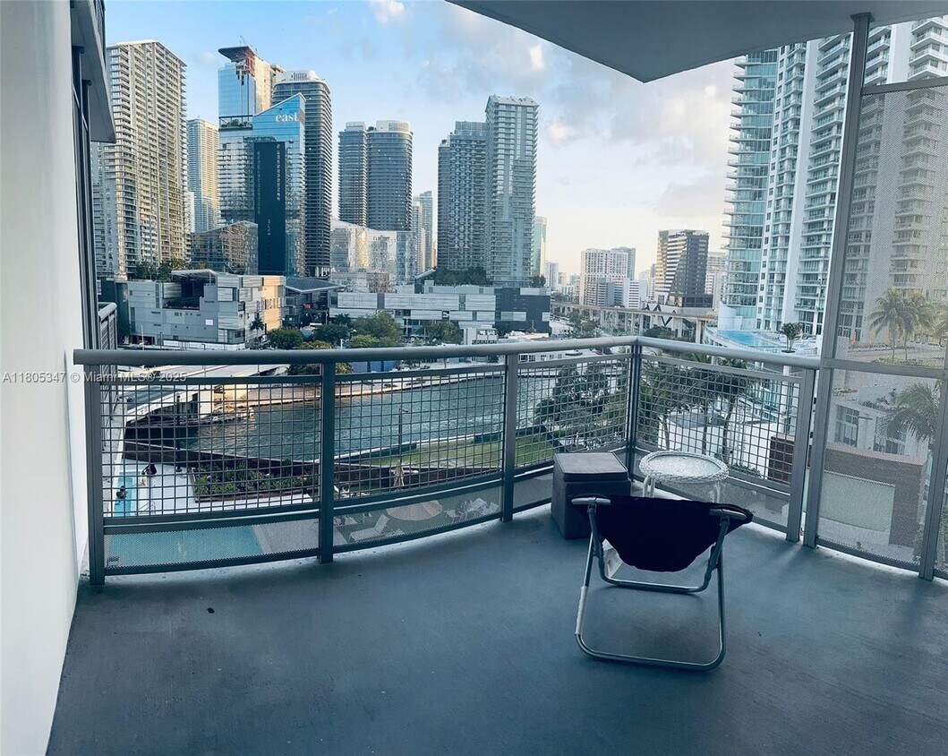 Primary Photo - 350 S Miami Ave