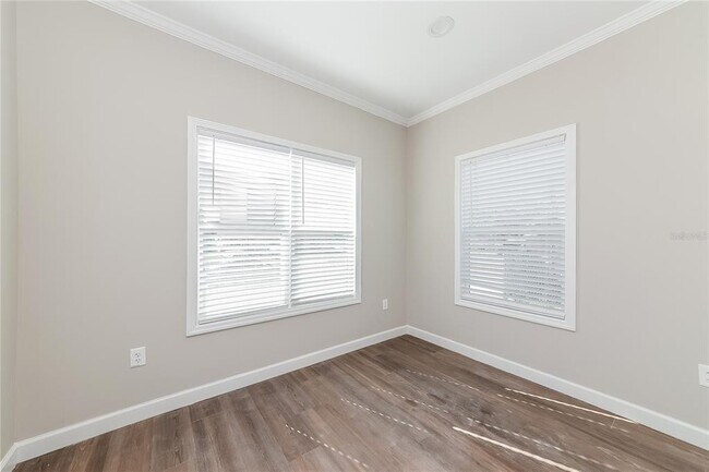 Building Photo - 509 60th Ave Dr W