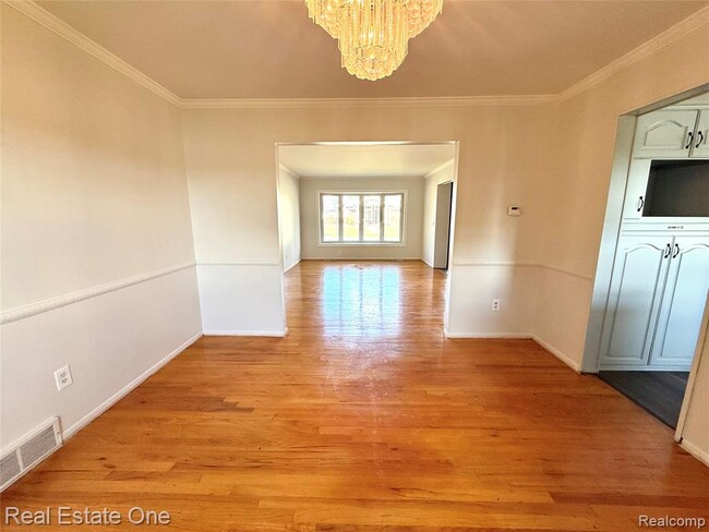 Building Photo - 26211 Simone St