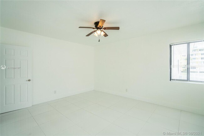 Building Photo - 7935 Crespi Blvd