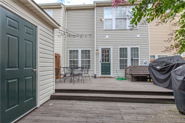 Building Photo - 2904 Queensland Dr