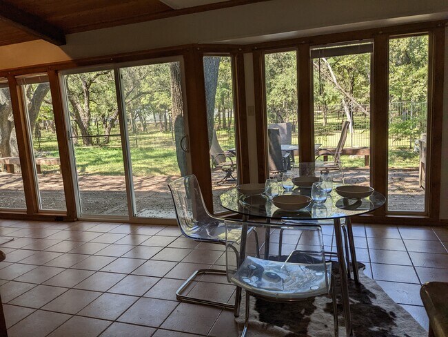 Building Photo - 9002 Bubbling Springs Trl