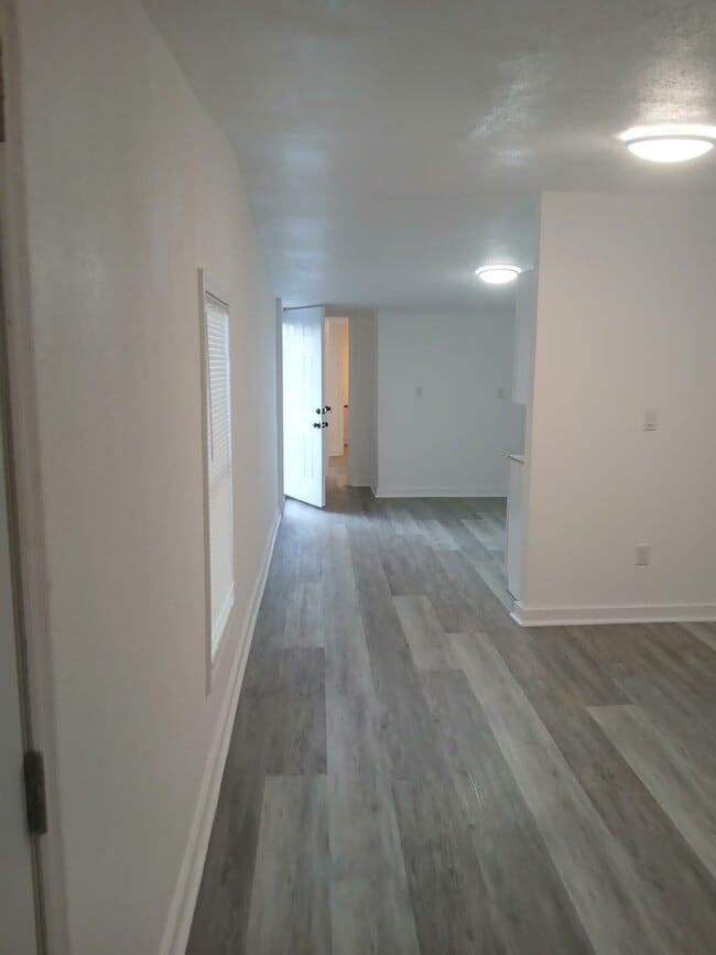 Building Photo - 1534 Moonflower St