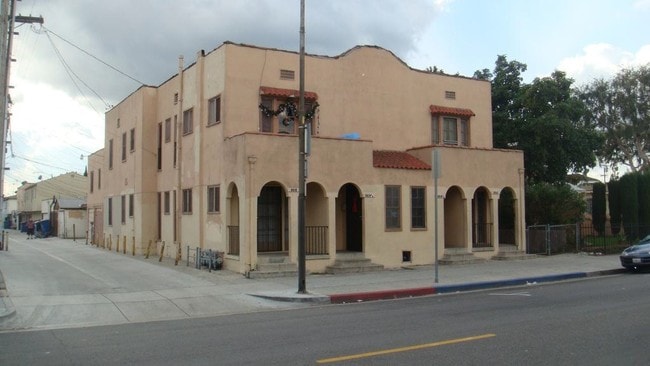 Building Photo - 2510-2514 Saturn Ave