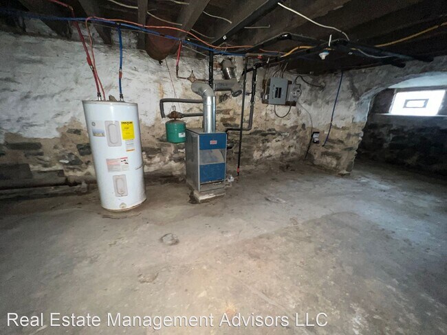 Building Photo - 3 br, 1 bath House - 32 North Salford Street