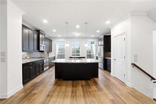 Foto del edificio - 7809 Laurel Crest Dr