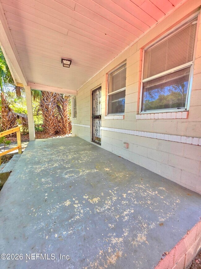 Foto del edificio - 916 W 25th St