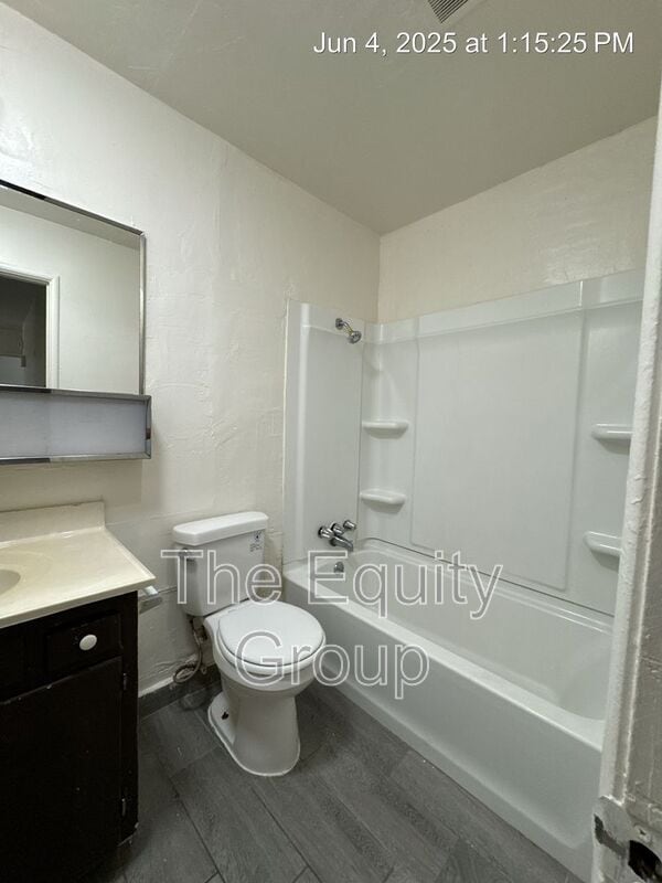 Building Photo - 352 S Blackstone St