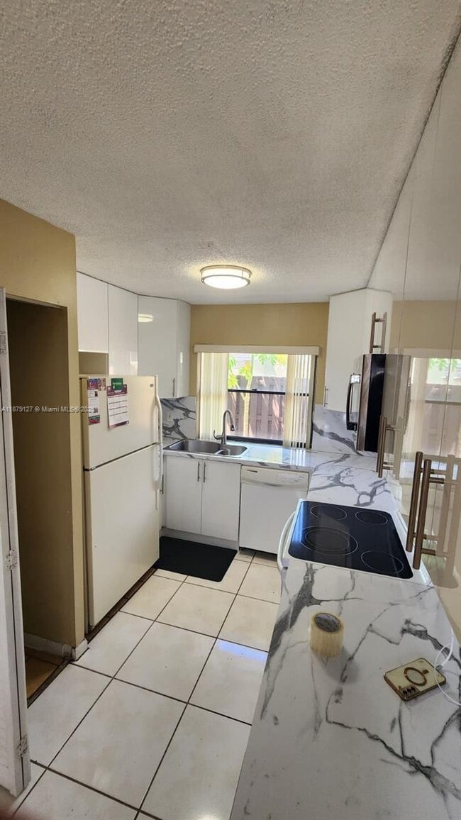 Foto del edificio - 6334 NW 170th Ln