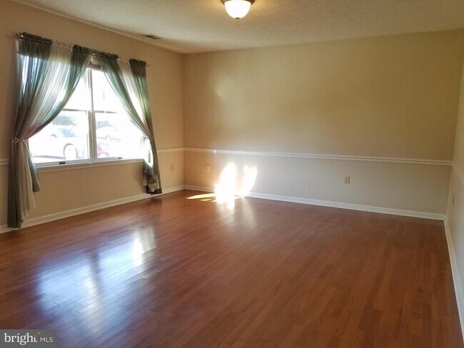 Foto del edificio - 117 Covington Ln