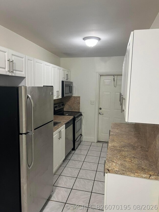 Building Photo - 2600 S Ocean Dr