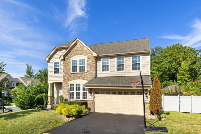 Foto del edificio - Beautiful Stafford Home - Colonial Forge School district