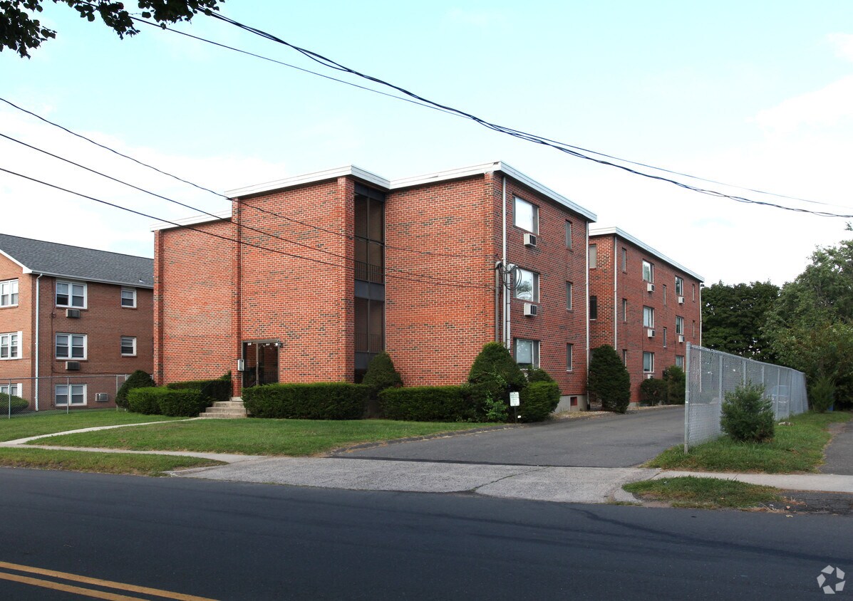 607 Burritt St, New Britain, CT 06053 Apartments in New Britain, CT